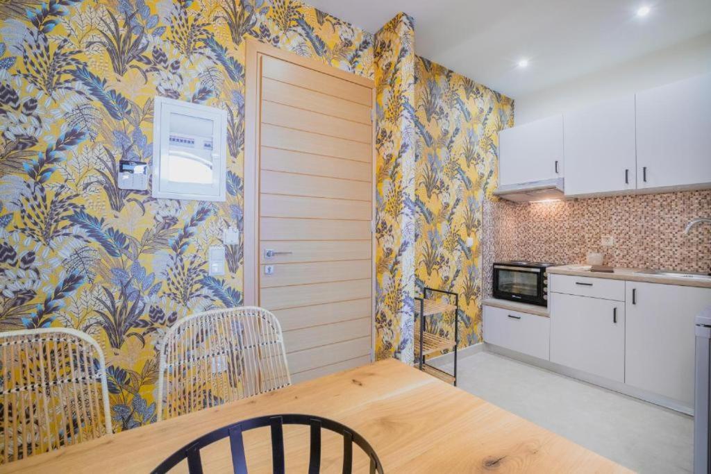 La Perla Di Barla Seafront Apartment *
